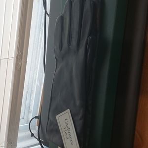 Black Gloves Ultra Natural Water Resistant THEY Outperform  Nature